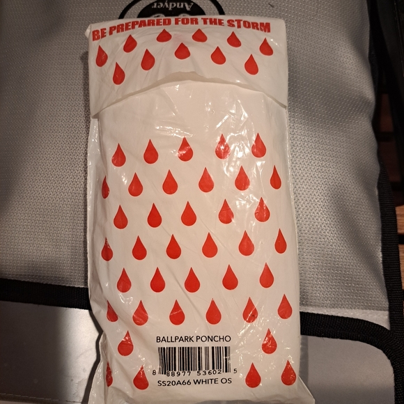 Unopened Supreme Rain Poncho - Picture 2 of 2